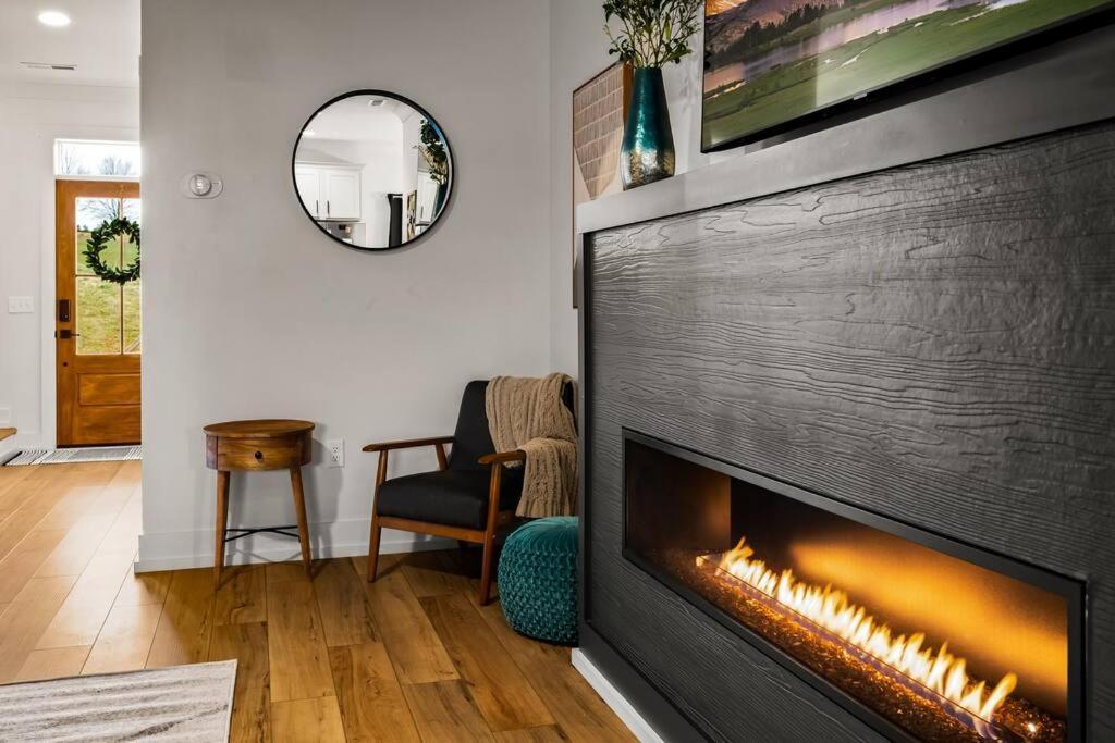 *Dog Friendly*Modern Home-Minutes To Dollywood, Gatlinburg, Smoky Mountains & Pigeon Forge! Экстерьер фото