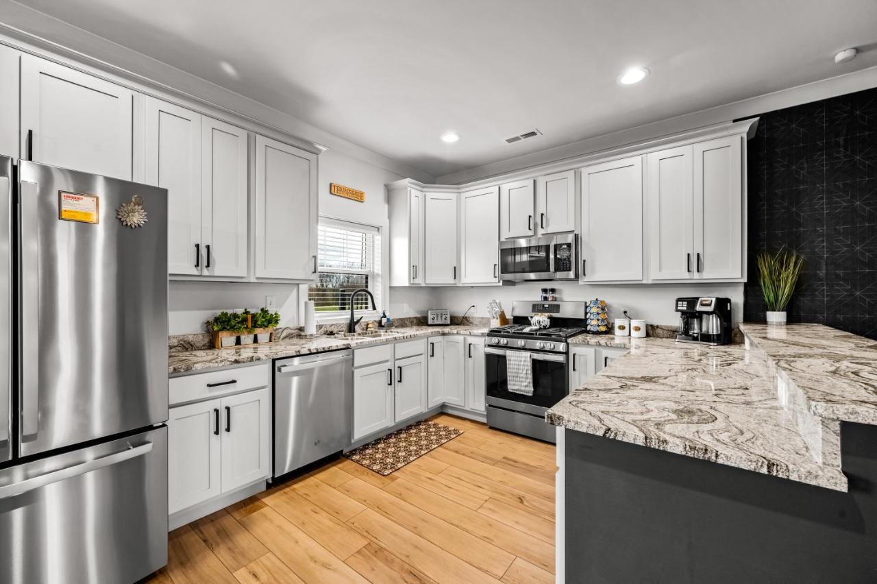 *Dog Friendly*Modern Home-Minutes To Dollywood, Gatlinburg, Smoky Mountains & Pigeon Forge! Экстерьер фото
